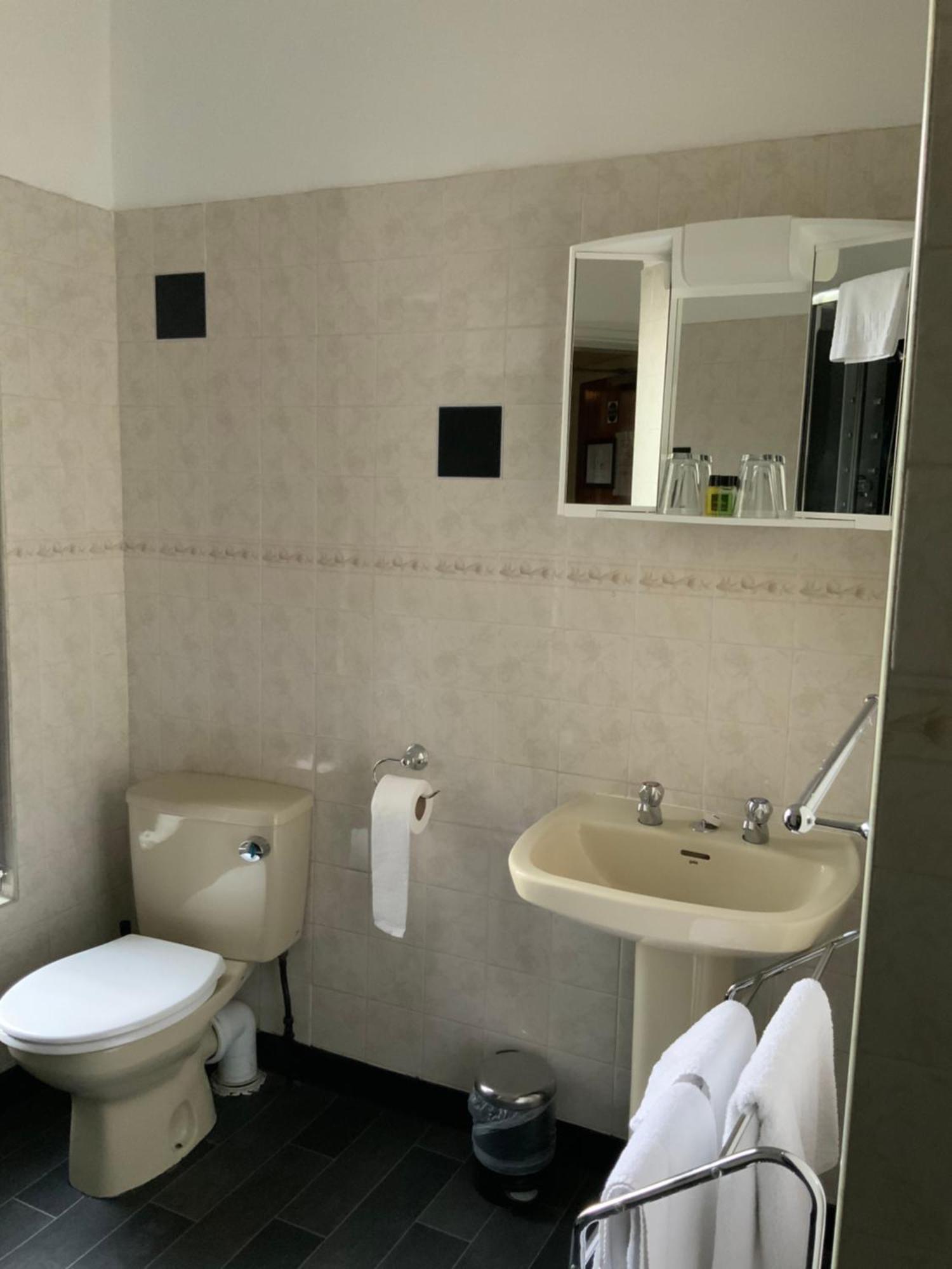 The Spread Eagle Hotel Manchester Room photo