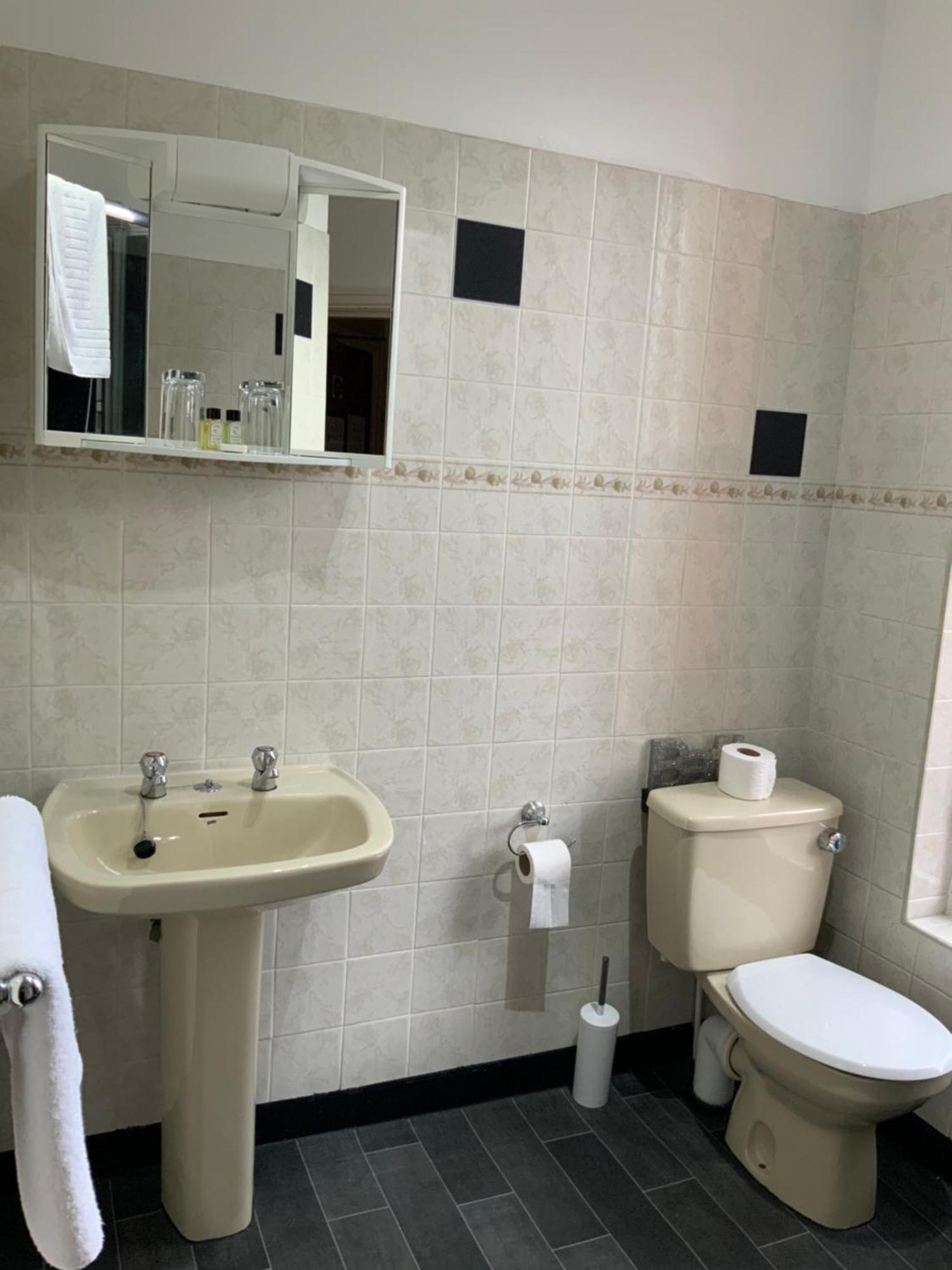 The Spread Eagle Hotel Manchester Room photo